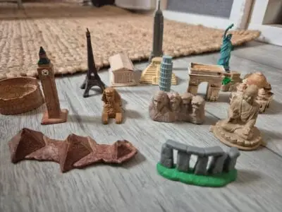 Tower of Pisa, Italy, Eiffel Tower, FranceParthenon, Greece, Statue of Liberty, US,
Arc de Triomphe, France, Stonehenge, Big Ben, England, Pyramids of Egypt, Mount Rushmore, USA and many more!
Learning about famous buildings and monuments helps children understand different cultures, histories, religions, inventions and ways of life. It develops curiosity about the wider world and shows how people throughout history have used creativity, engineering and teamwork to create remarkable places. 🤍✨️These will be used throughout our play and resources.